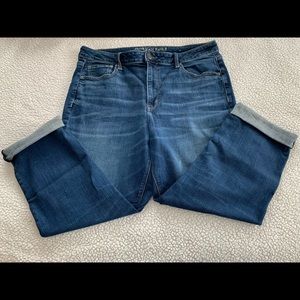 American eagle tomgirl ankle jeans